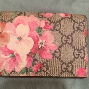 Gucci blooms wallet